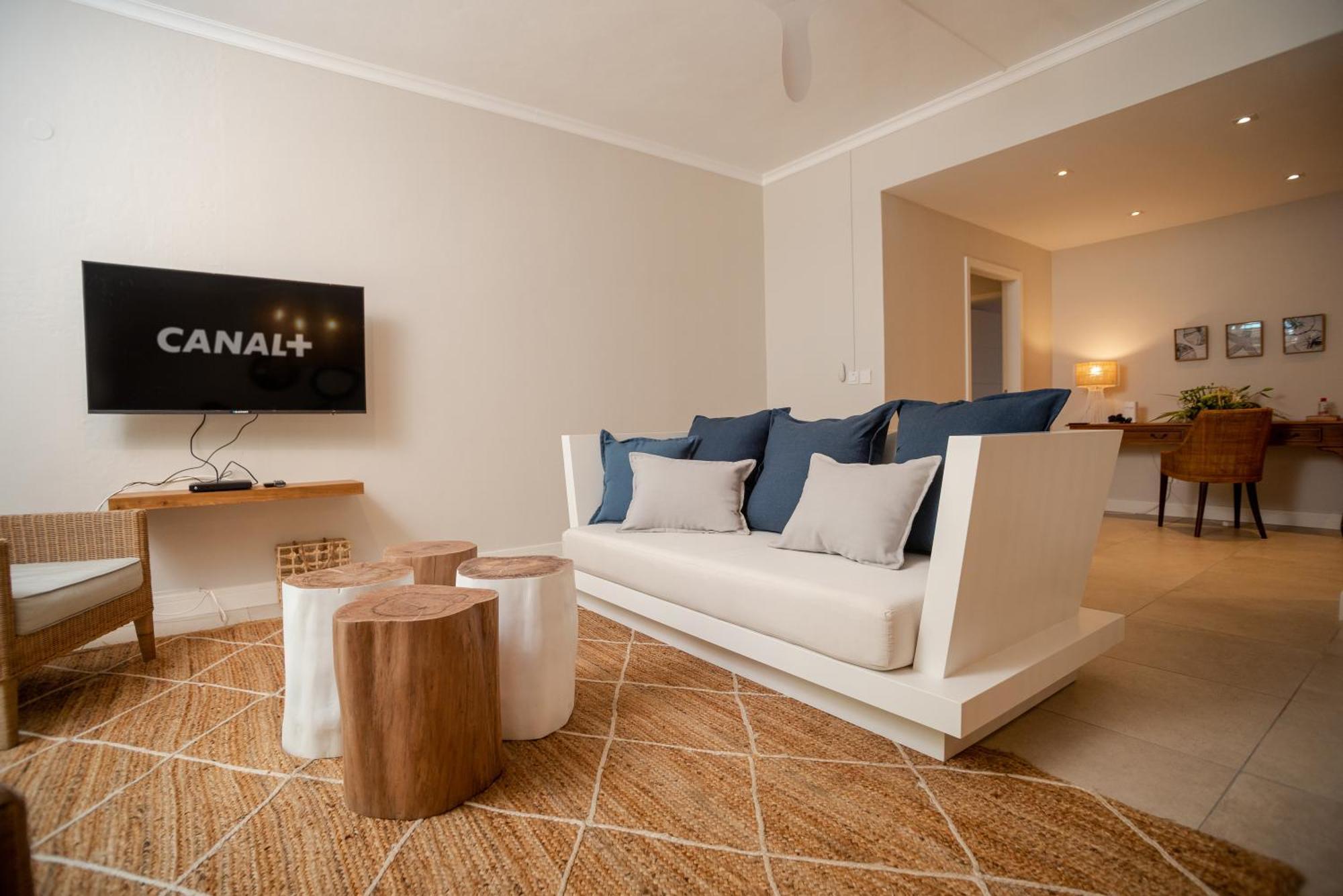 Blue Coral Beachfront Penthouse Flic-en-Flacq Exteriér fotografie
